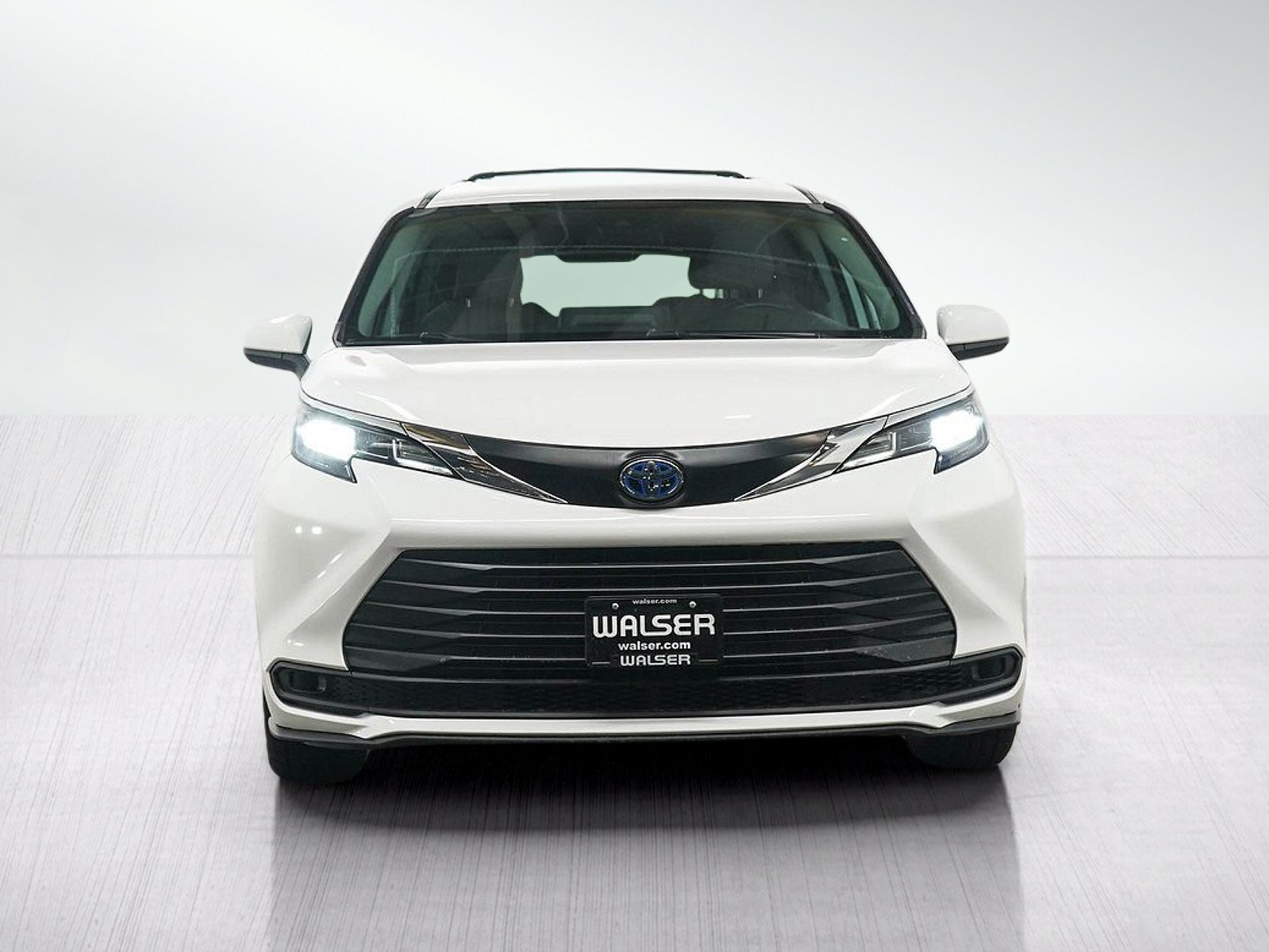 Used 2024 Toyota Sienna LE FWD image 8