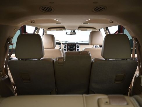 Used 2012 Ford Expedition XLT image 26
