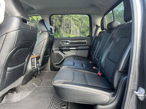 Used 2022 RAM 1500 Laramie AWD/4WD image 5