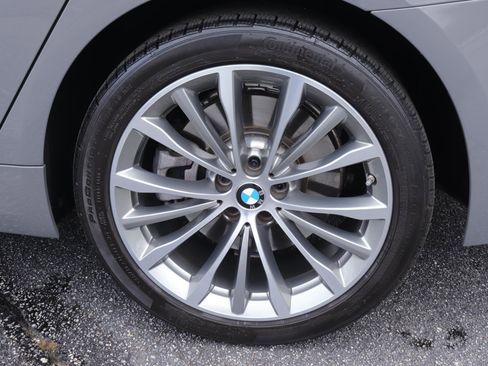 Certified 2022 BMW 540i image 39