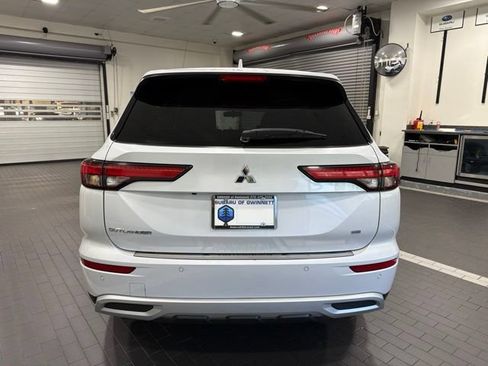 Used 2024 Mitsubishi Outlander SE FWD image 4