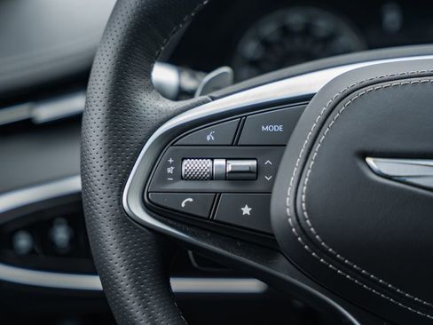 Used 2025 Genesis GV70 3.5T Sport w/ Sport Advanced Package image 30