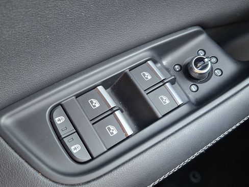 Used 2025 Audi Q7 3.0T Premium Plus image 32