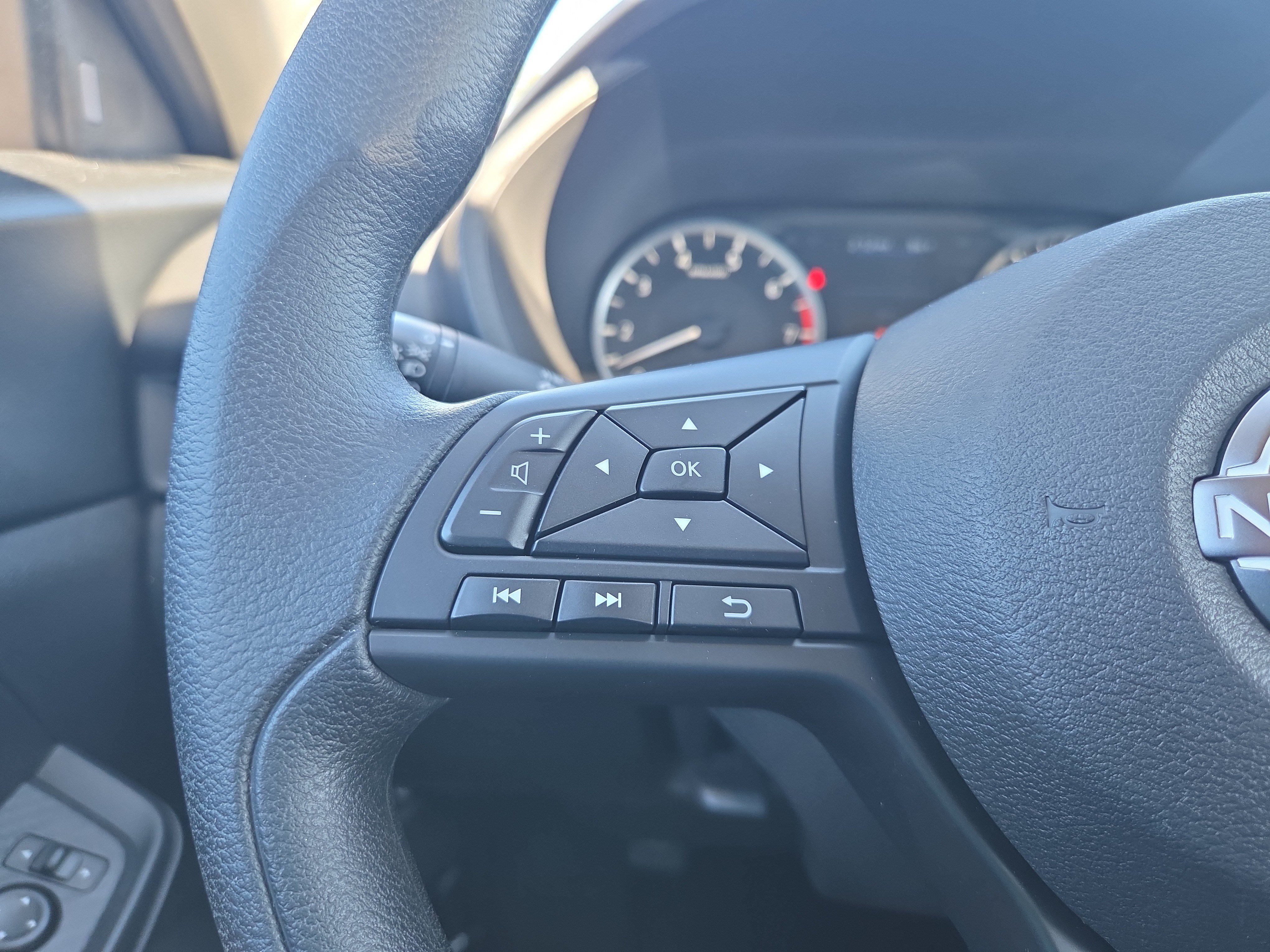 Used 2025 Nissan Sentra S FWD image 11