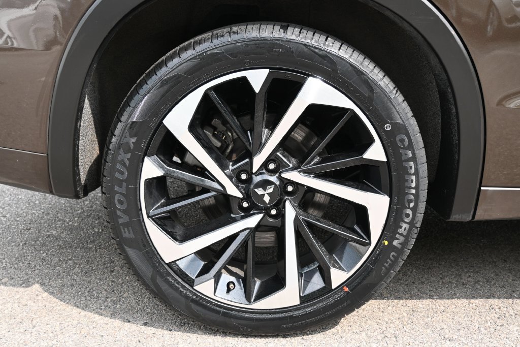 Used 2024 Mitsubishi Outlander SEL Black Edition AWD/4WD image 13