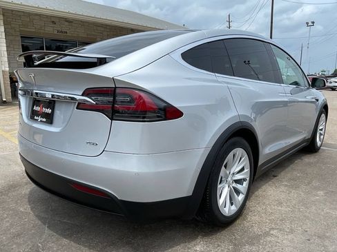 Used 2018 Tesla Model X 100D AWD/4WD image 4
