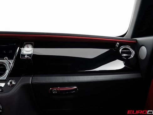 Used 2018 Rolls-Royce Wraith image 25