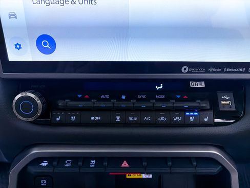 Used 2024 Toyota Tundra Limited image 23