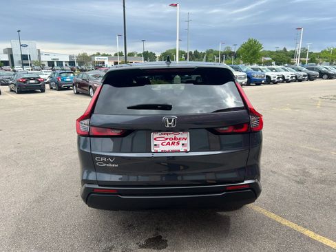Used 2025 Honda CR-V LX image 4