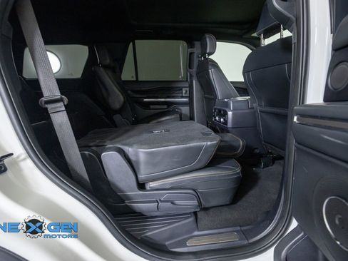 Used 2023 Ford Expedition Platinum AWD/4WD image 39