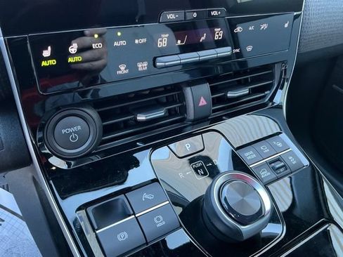 Certified 2024 Subaru Solterra Limited image 21