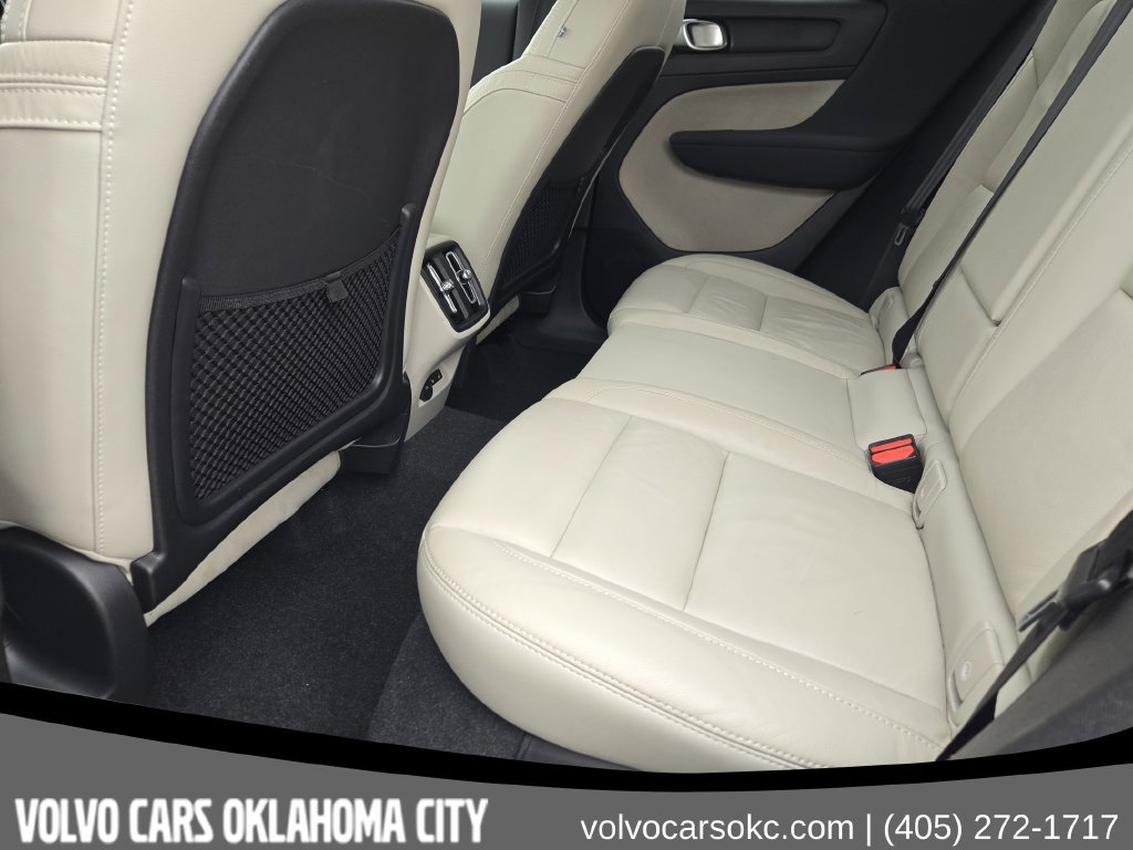 Certified 2023 Volvo XC40 B5 Plus w/ Protection Package Premier AWD/4WD image 31