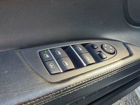 Used 2013 BMW 750i xDrive AWD/4WD image 23