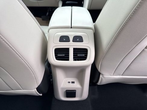 Used 2023 Buick Envision Avenir image 26