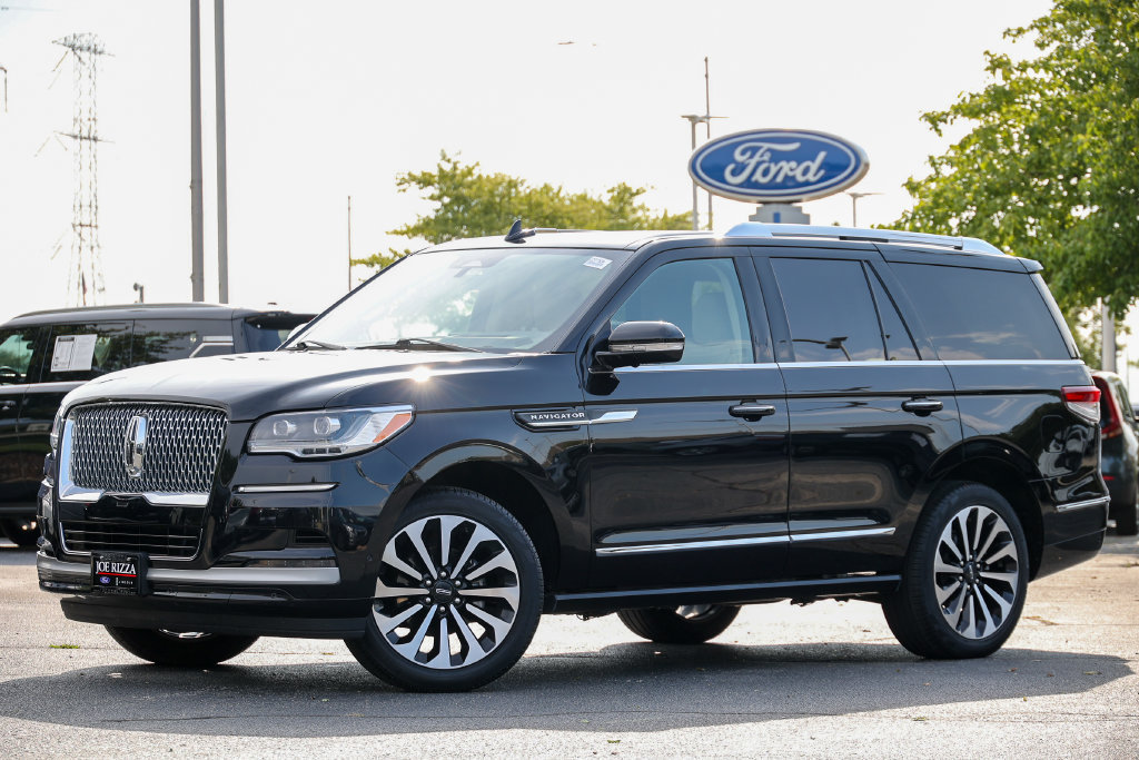 Certified 2022 Lincoln Navigator Reserve AWD/4WD image 1