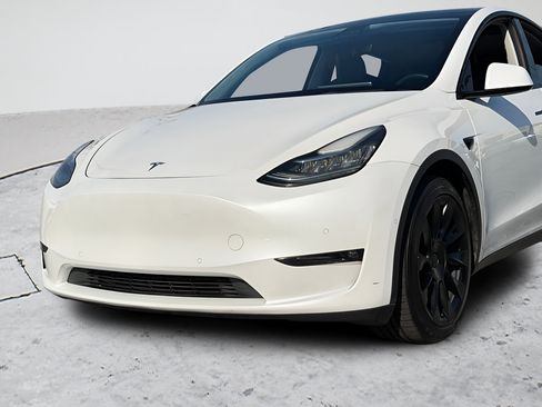 Used 2021 Tesla Model Y Long Range AWD/4WD image 33