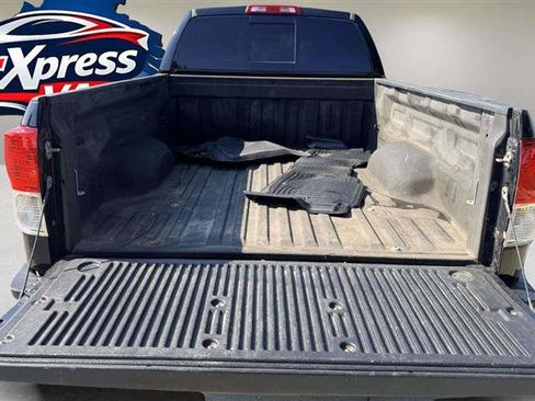 Used 2011 Toyota Tundra 4x4 Double Cab w/ SR5 Pkg image 40