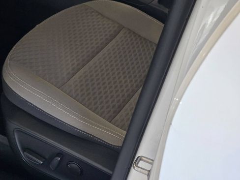 Used 2022 Ford Escape SE FWD image 21