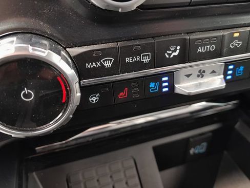 Used 2026 Ford F250 Lariat AWD/4WD image 24