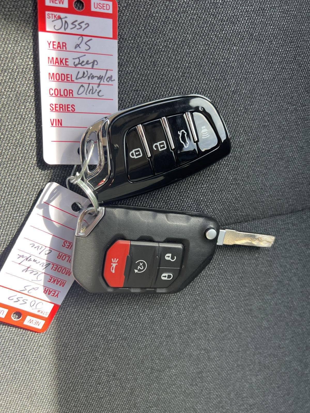 Used 2025 Jeep Wrangler Unlimited Sport AWD/4WD image 14