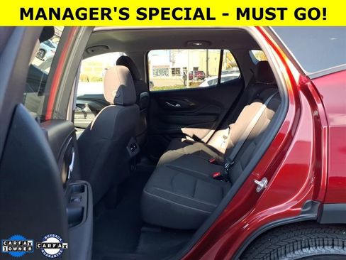 Used 2024 GMC Terrain SLE image 13