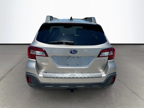 Used 2018 Subaru Outback 2.5i Limited AWD/4WD image 6