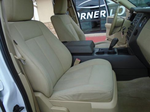 Used 2013 Ford Expedition XLT RWD image 14