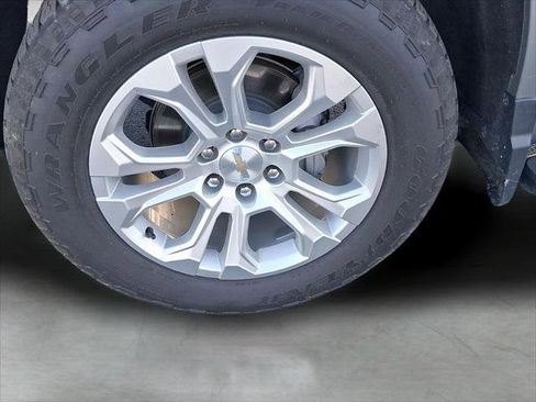 Used 2023 Chevrolet Silverado 1500 LTZ AWD/4WD image 9