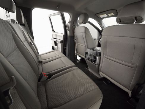 Used 2017 Ford F250 XLT w/ Snow Plow Prep Package image 24