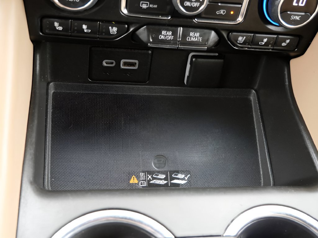 Used 2022 Chevrolet Suburban Premier AWD/4WD image 36