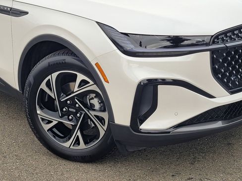 New 2026 Lincoln Nautilus Premier w/ Jet Appearance Package image 6