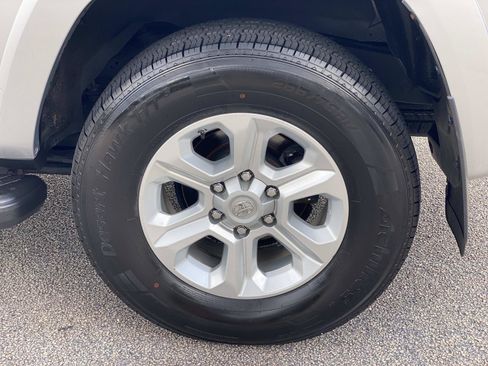 Used 2016 Toyota 4Runner SR5 Premium AWD/4WD image 13