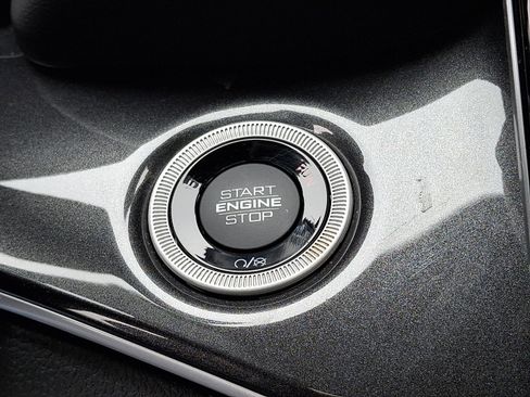 Certified 2023 Jeep Grand Cherokee Altitude image 11