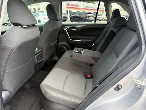 Used 2025 Toyota RAV4 XLE AWD/4WD image 9