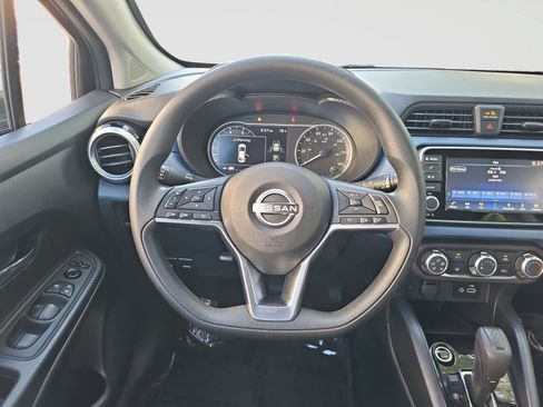 Used 2025 Nissan Versa SV FWD image 44