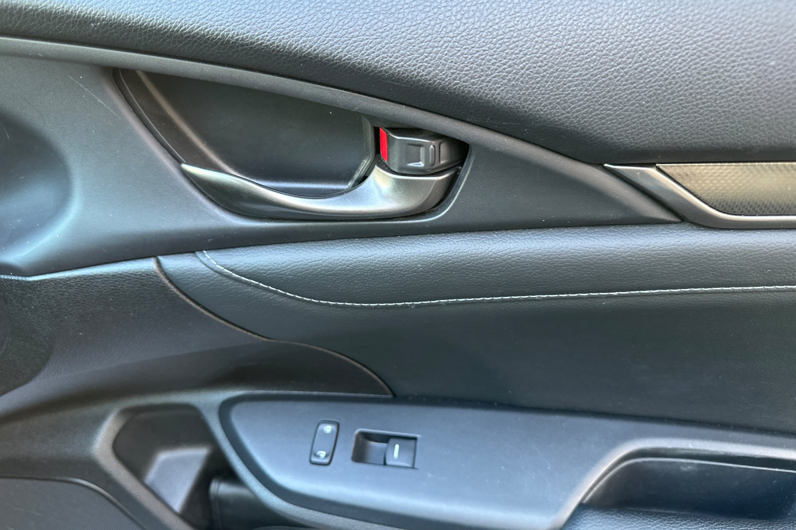 Used 2017 Honda Civic EX-L image 19