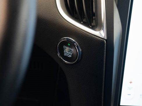 Used 2023 Ford Edge Titanium image 27