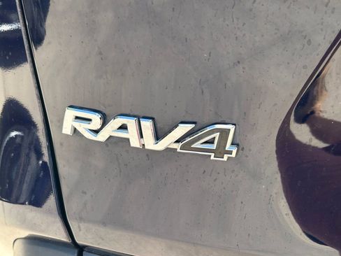Certified 2022 Toyota RAV4 XLE FWD image 12