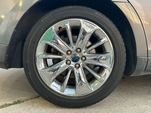 Used 2011 Ford Taurus Limited image 26