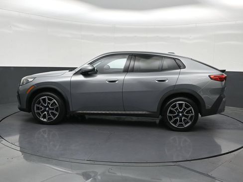 Used 2025 BMW X2 xDrive28i w/ Convenience Package AWD/4WD image 2