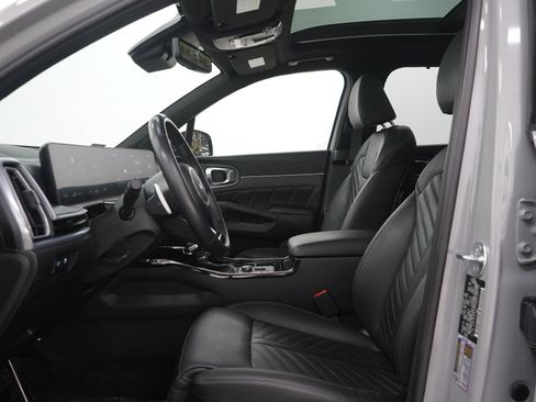 Used 2024 Kia Sorento SX Prestige AWD/4WD image 25