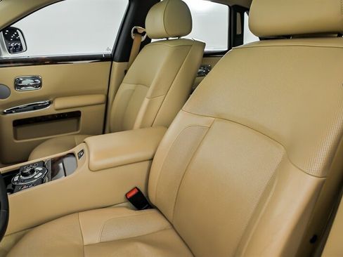 Used 2010 Rolls-Royce Ghost RWD image 24