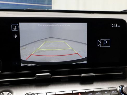 Used 2025 Hyundai Kona SEL FWD image 2