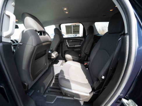 Used 2011 GMC Acadia SLE image 22