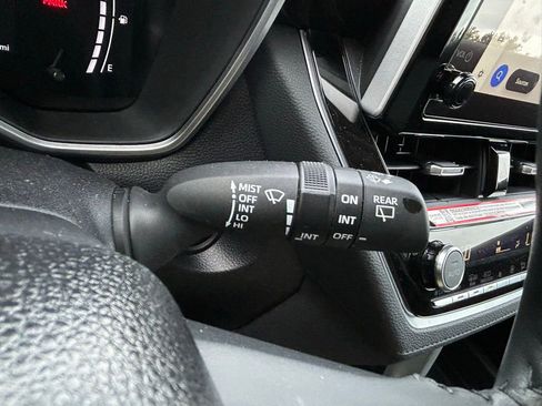 Certified 2025 Toyota Corolla Cross XLE image 21