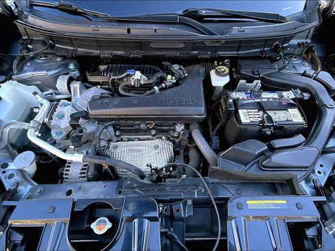 Used 2017 Nissan Rogue S image 29