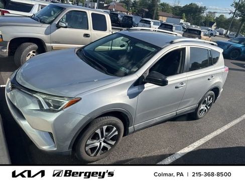 Used 2016 Toyota RAV4 LE AWD/4WD image 6