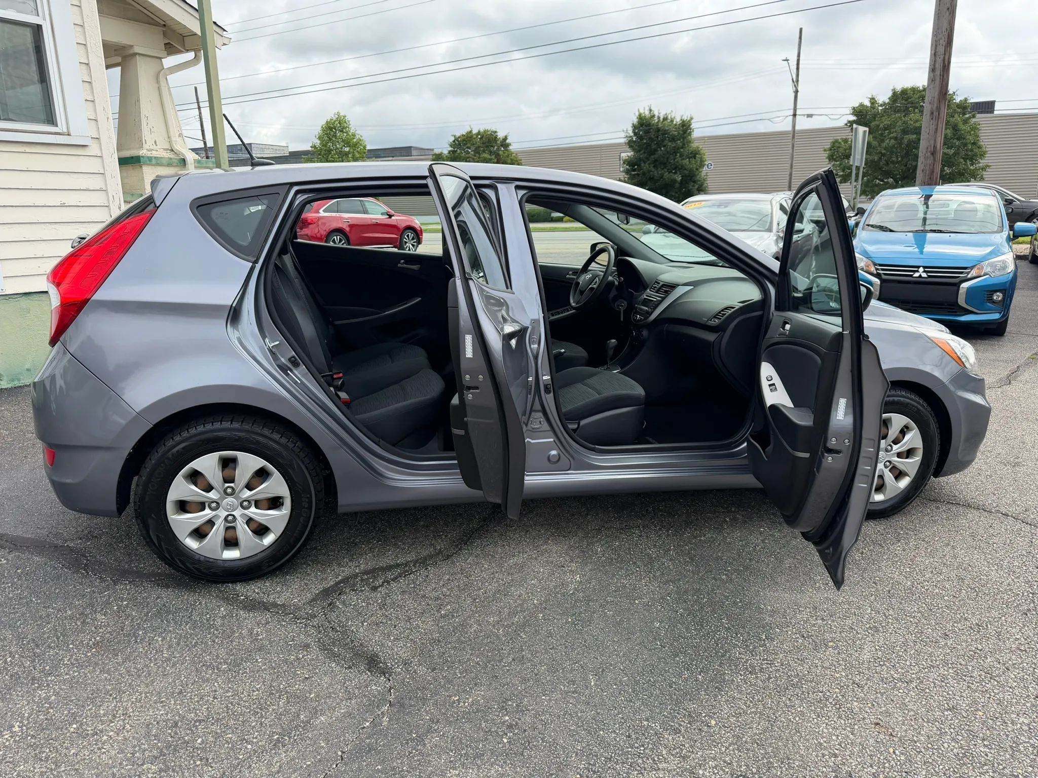Used 2017 Hyundai Accent SE FWD image 24