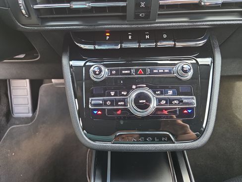 Used 2020 Lincoln Corsair AWD w/ Equipment Group 101A image 27