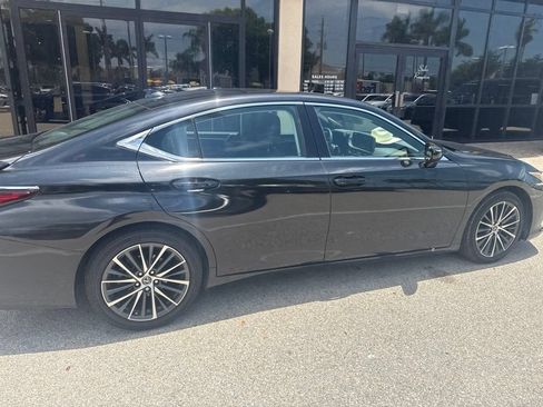 Used 2023 Lexus ES 350 w/ Premium Package FWD image 10